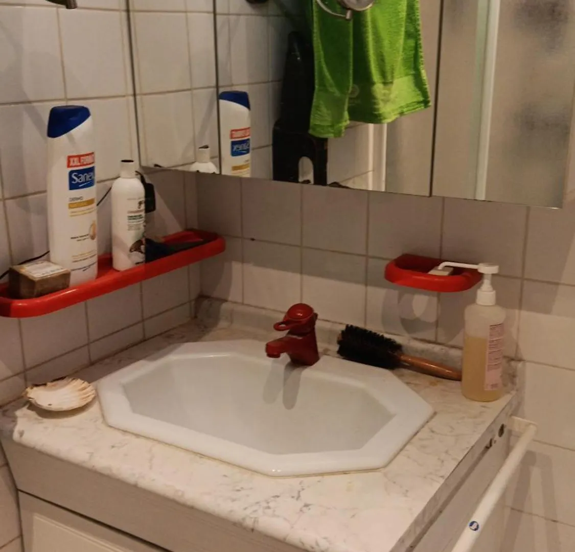 Calmo Em Jourdain パリ